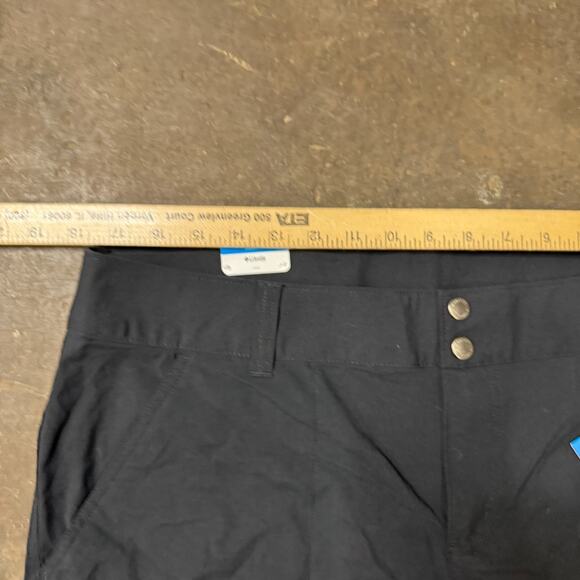 Columbia Womens 14 Saturday Trail II Knee Pant Roll Up Leg Active Fit NWT Black - Picture 11 of 11